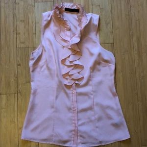 Limited sleeveless blouse
